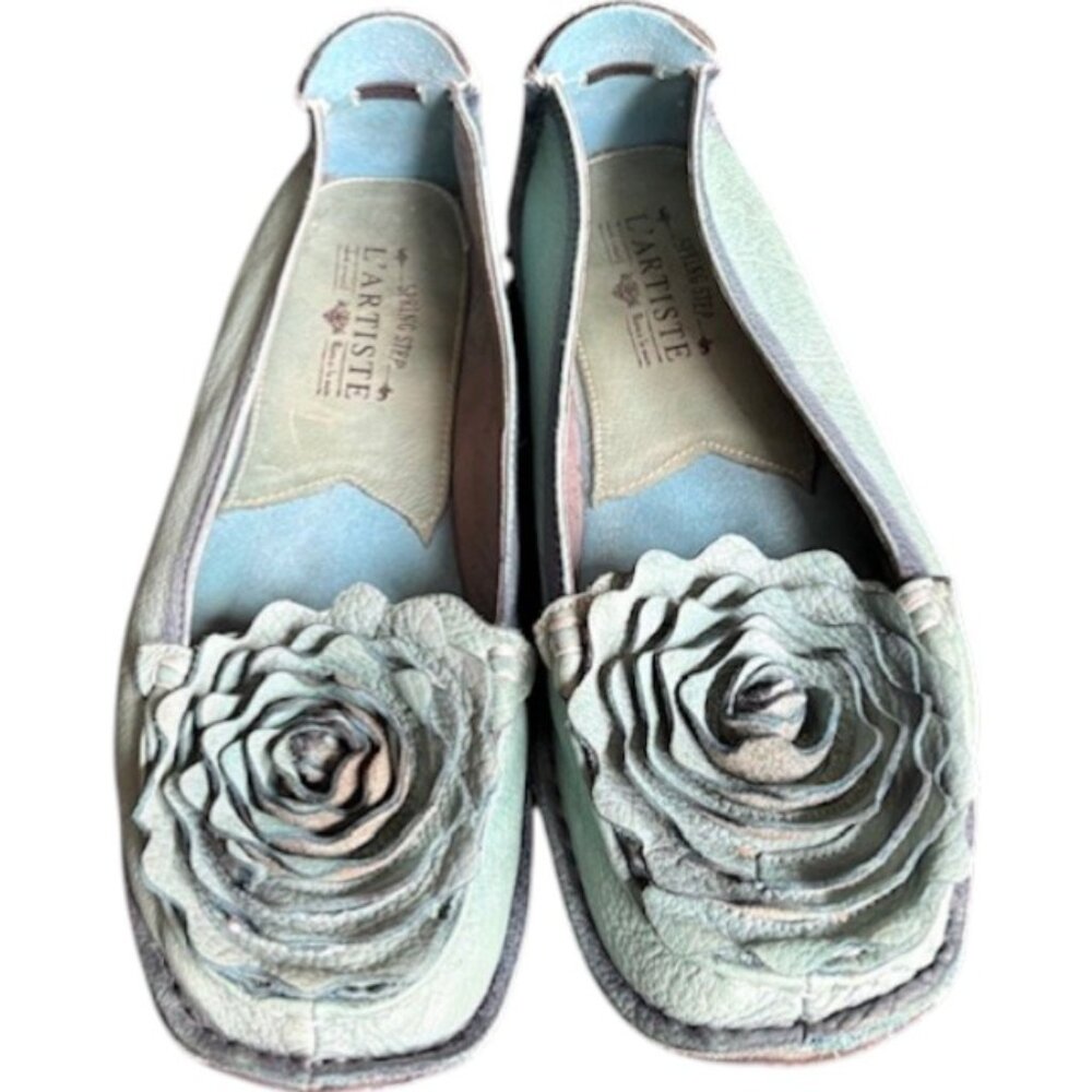 Women’s Mint Leather Floral Slip-On Flats - Picture 4 of 10